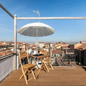 Appartamento Ihomes Rialto-corte Del Calice-attico Vista Centro, Venezia