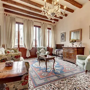 https://biennale-apt-balcony.hotelslidodijesolo.com