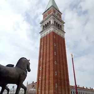 https://apartament-essence-of-venice.hotelslidodijesolo.com